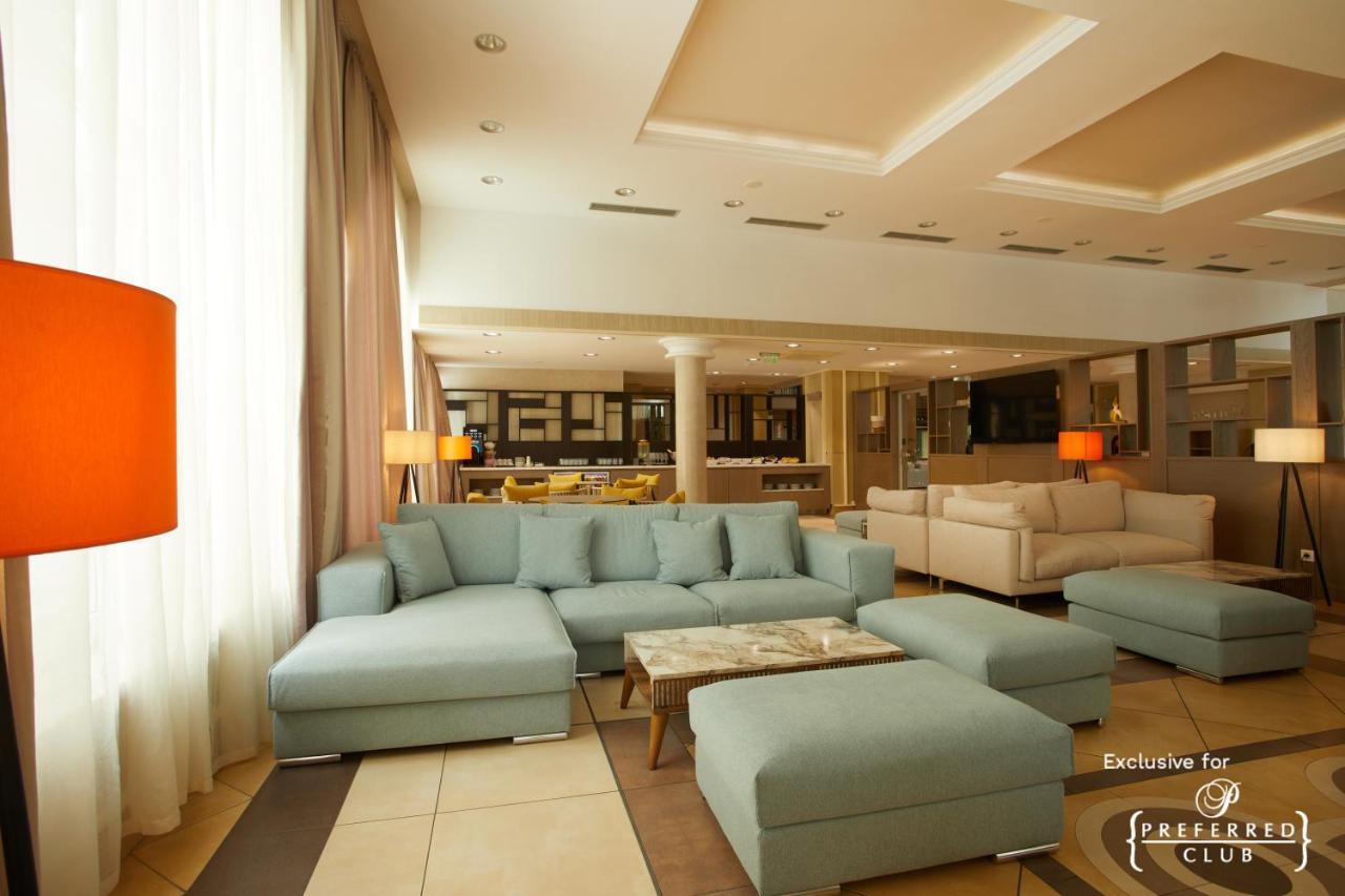 Dreams Sunny Beach Resort And Spa المظهر الخارجي الصورة Club Lounge at the airport