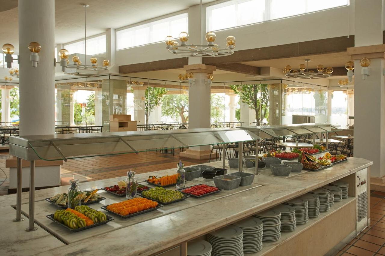Dreams Sunny Beach Resort And Spa المظهر الخارجي الصورة A buffet at a hotel