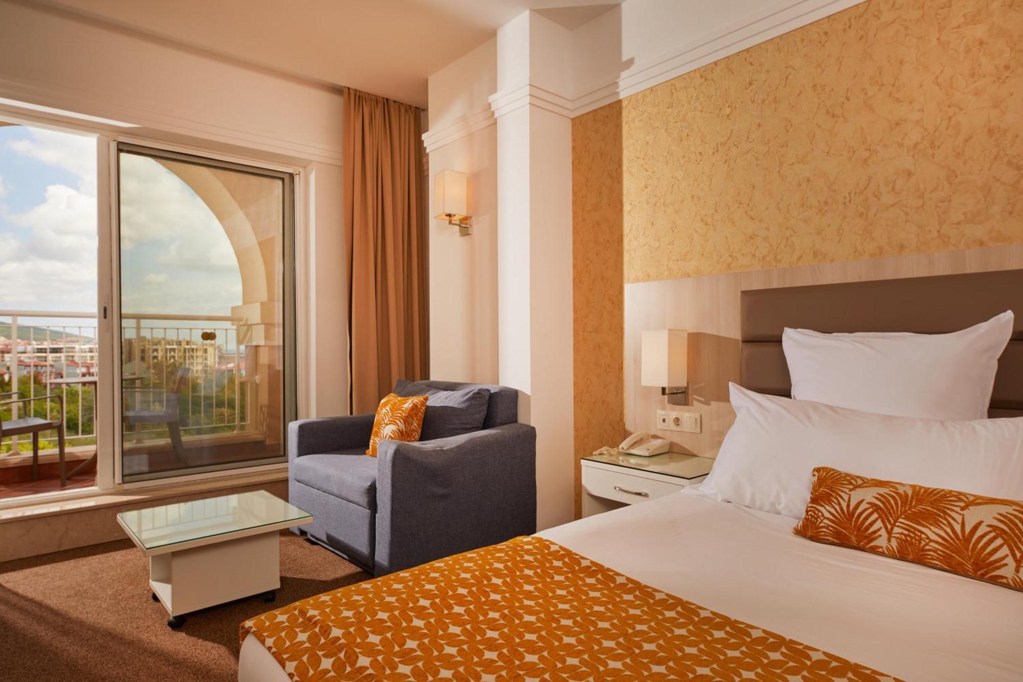 Dreams Sunny Beach Resort And Spa الغرفة الصورة A room at the hotel