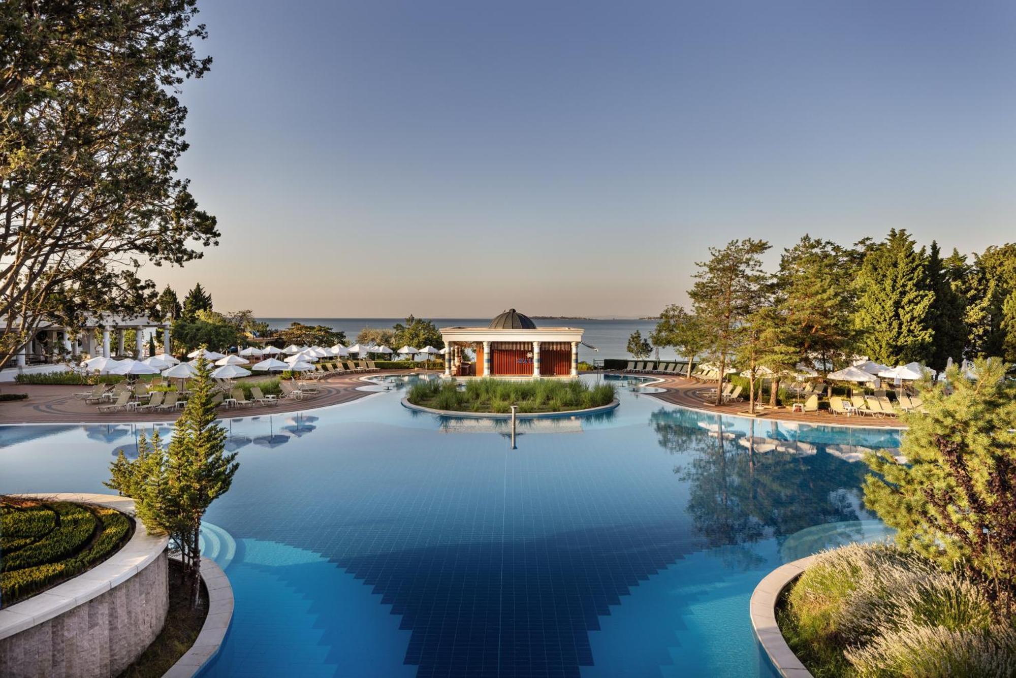 Dreams Sunny Beach Resort And Spa المظهر الخارجي الصورة The resort's main pool