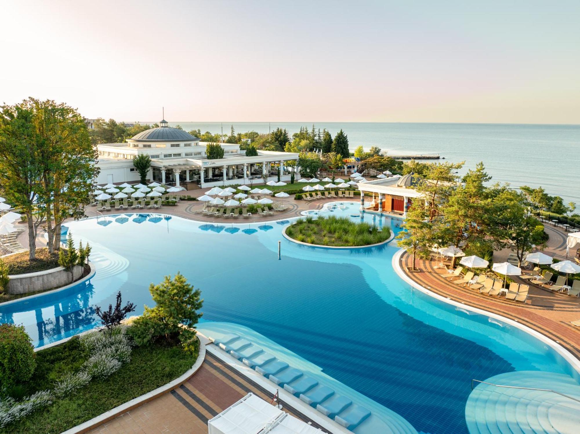 Dreams Sunny Beach Resort And Spa المظهر الخارجي الصورة The resort's main pool